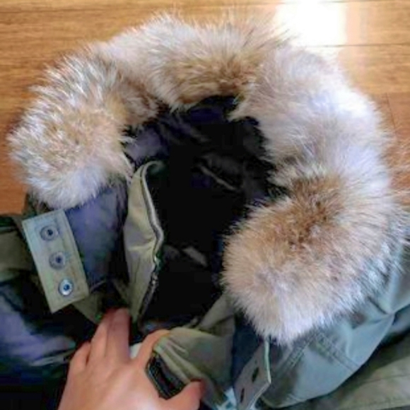 COPY - CMFR WOMENS EXCLUSIVE AVENUE PARKA XSMALL - Picture 4 of 9